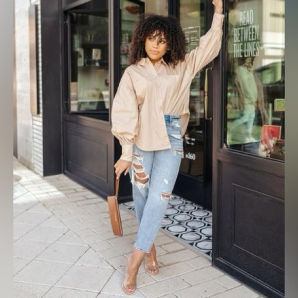 American Eagle Relaxed Mom Jeans Size 4 Destructed High Waist Light Wash - Picture 3 of 14